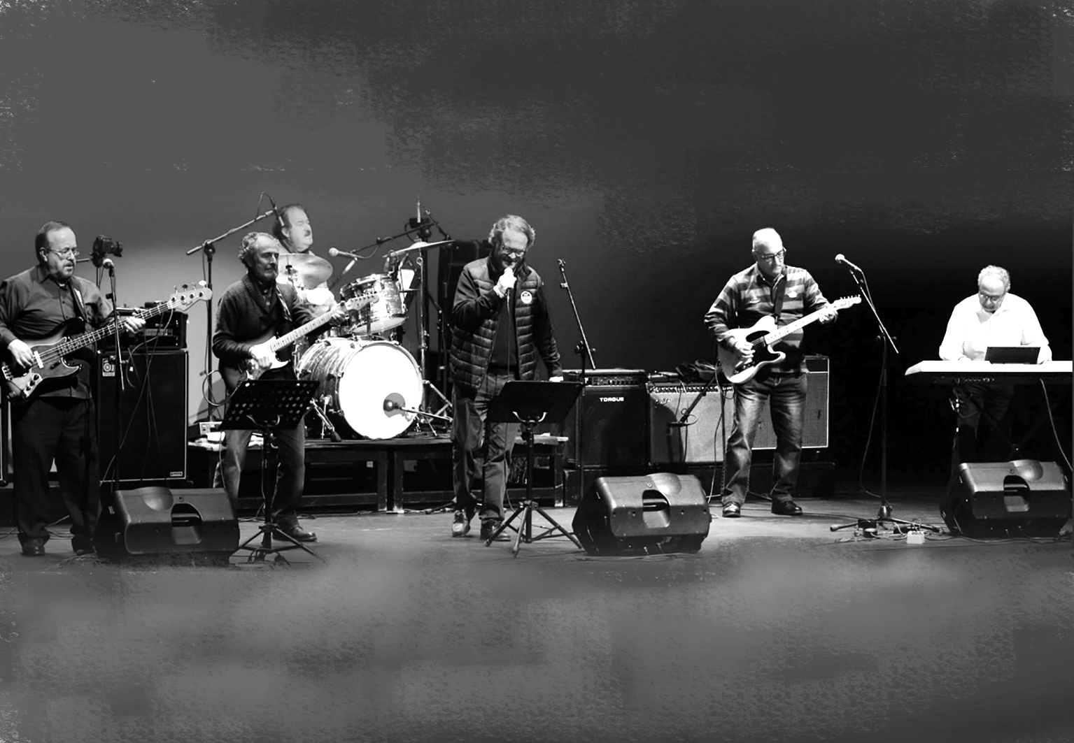 Los Vándalos durante su actuación en El Palacio de Festivales de Santander, en la Gala Homenaje a los Pioneros del Pop-Rock de Cantabria en 2017..